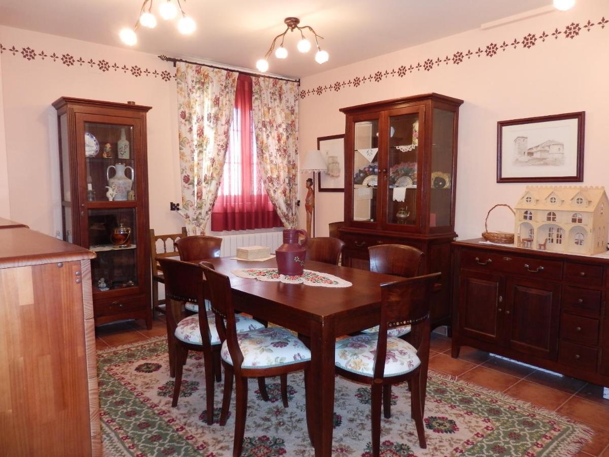 Apartamentos Turisticos Villa Y Corte 암푸디아 외부 사진