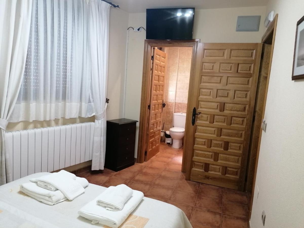 Apartamentos Turisticos Villa Y Corte 암푸디아 외부 사진