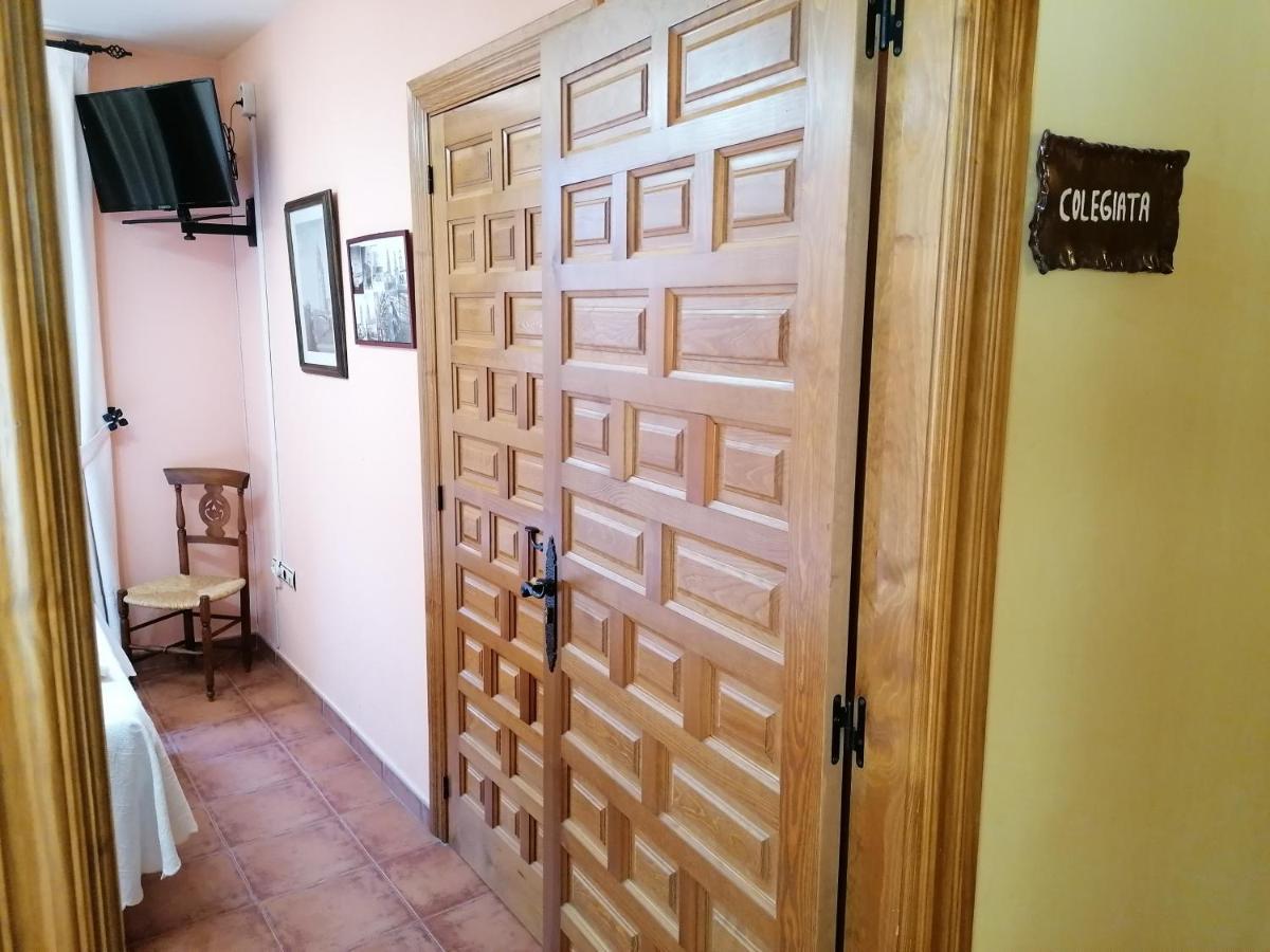 Apartamentos Turisticos Villa Y Corte 암푸디아 외부 사진