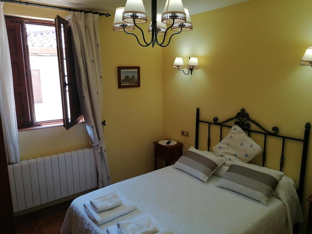 Apartamentos Turisticos Villa Y Corte 암푸디아 외부 사진