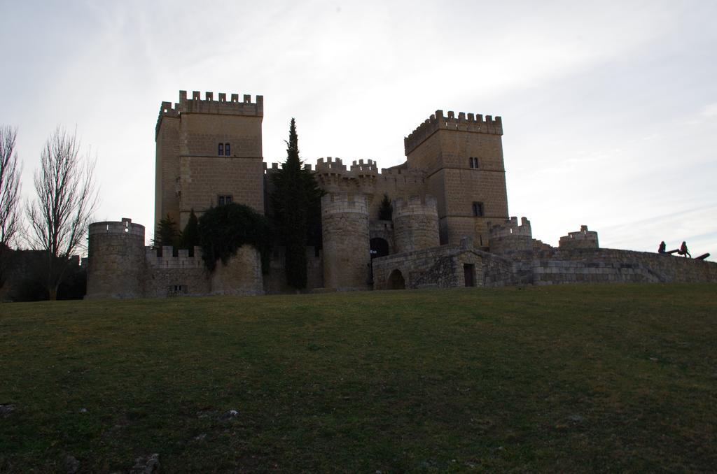 Apartamentos Turisticos Villa Y Corte 암푸디아 외부 사진