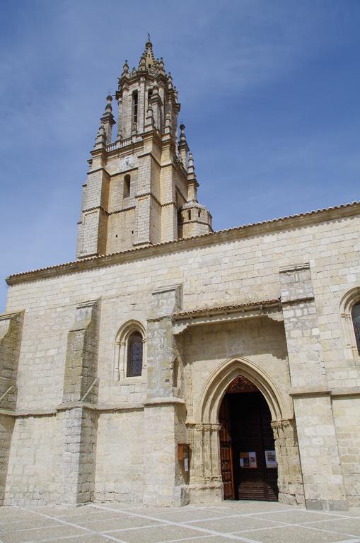 Apartamentos Turisticos Villa Y Corte 암푸디아 외부 사진