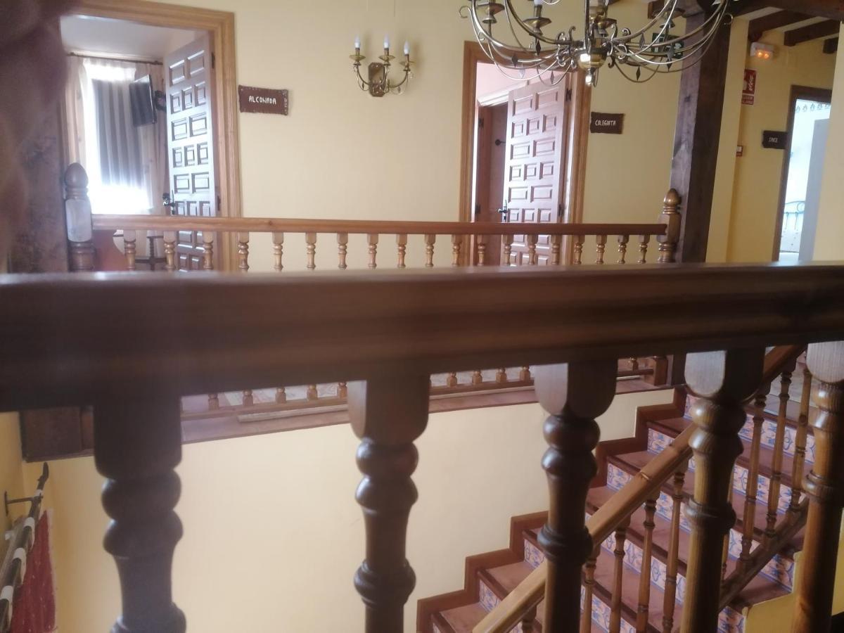 Apartamentos Turisticos Villa Y Corte 암푸디아 외부 사진