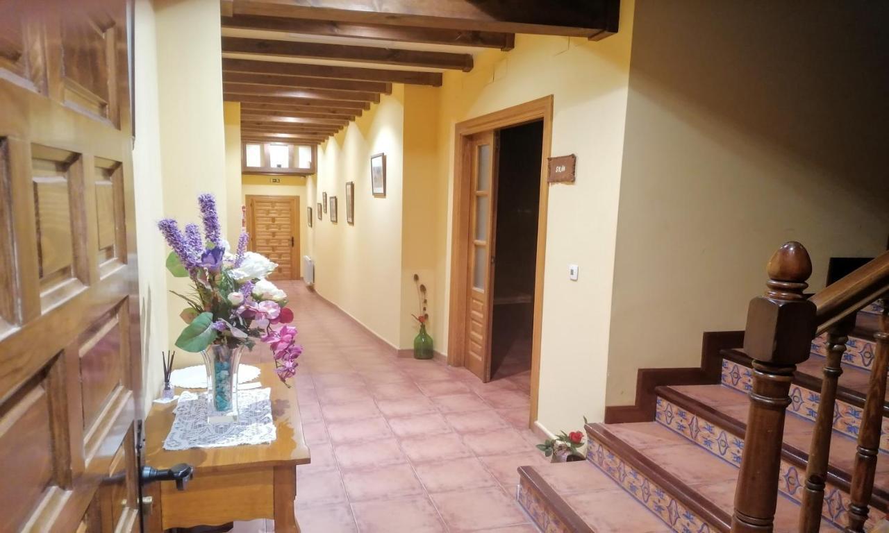 Apartamentos Turisticos Villa Y Corte 암푸디아 외부 사진