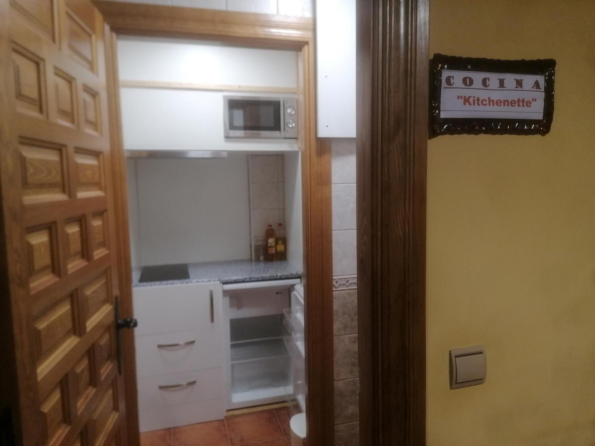 Apartamentos Turisticos Villa Y Corte 암푸디아 외부 사진