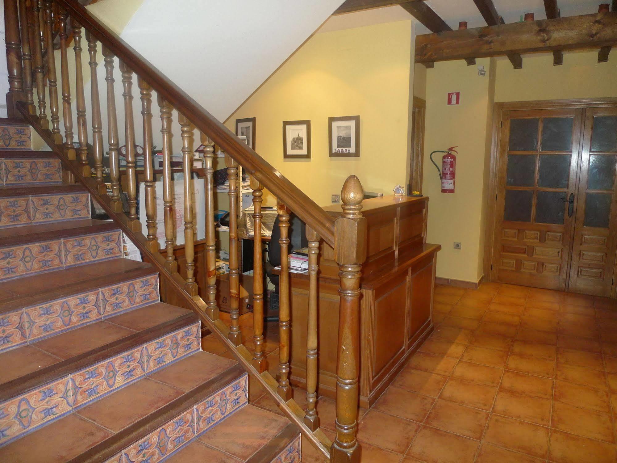 Apartamentos Turisticos Villa Y Corte 암푸디아 외부 사진