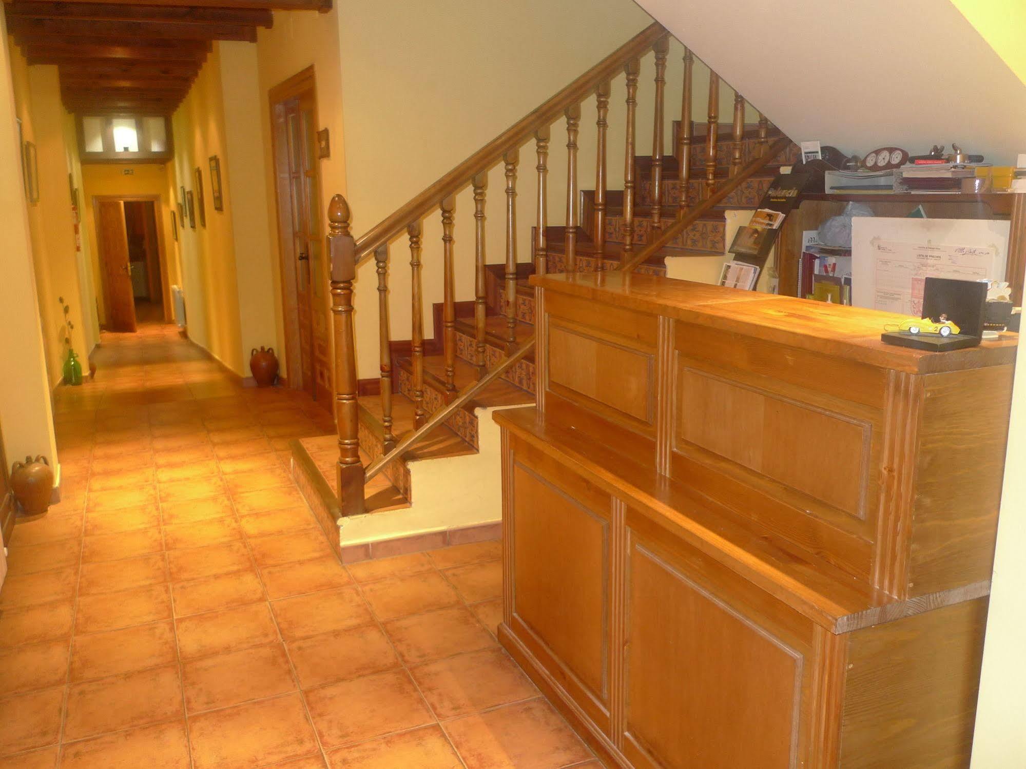 Apartamentos Turisticos Villa Y Corte 암푸디아 외부 사진