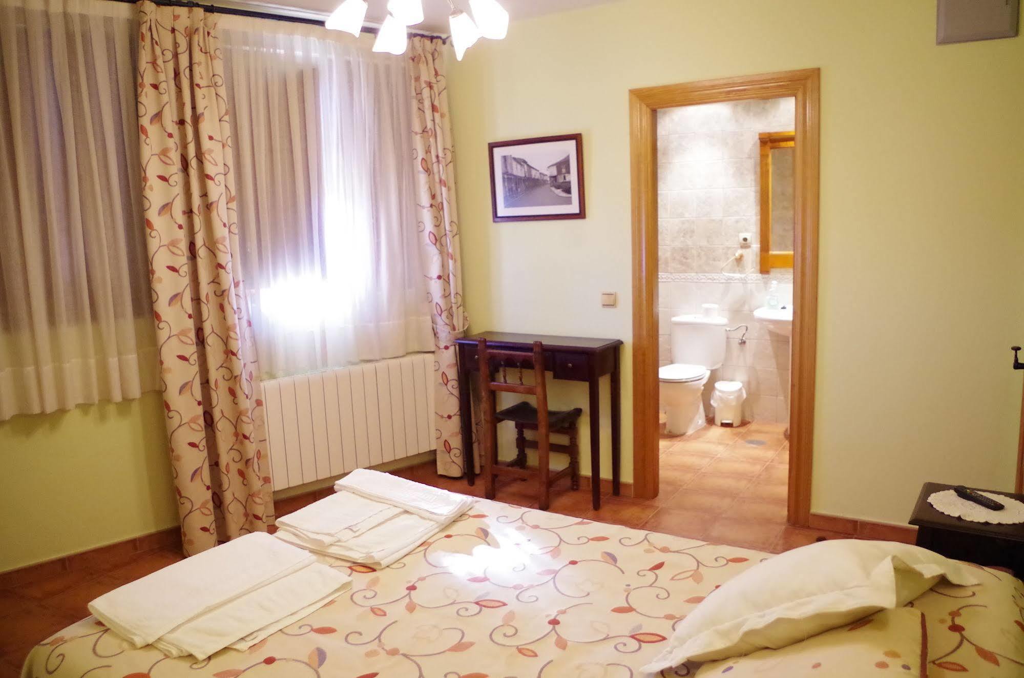 Apartamentos Turisticos Villa Y Corte 암푸디아 외부 사진