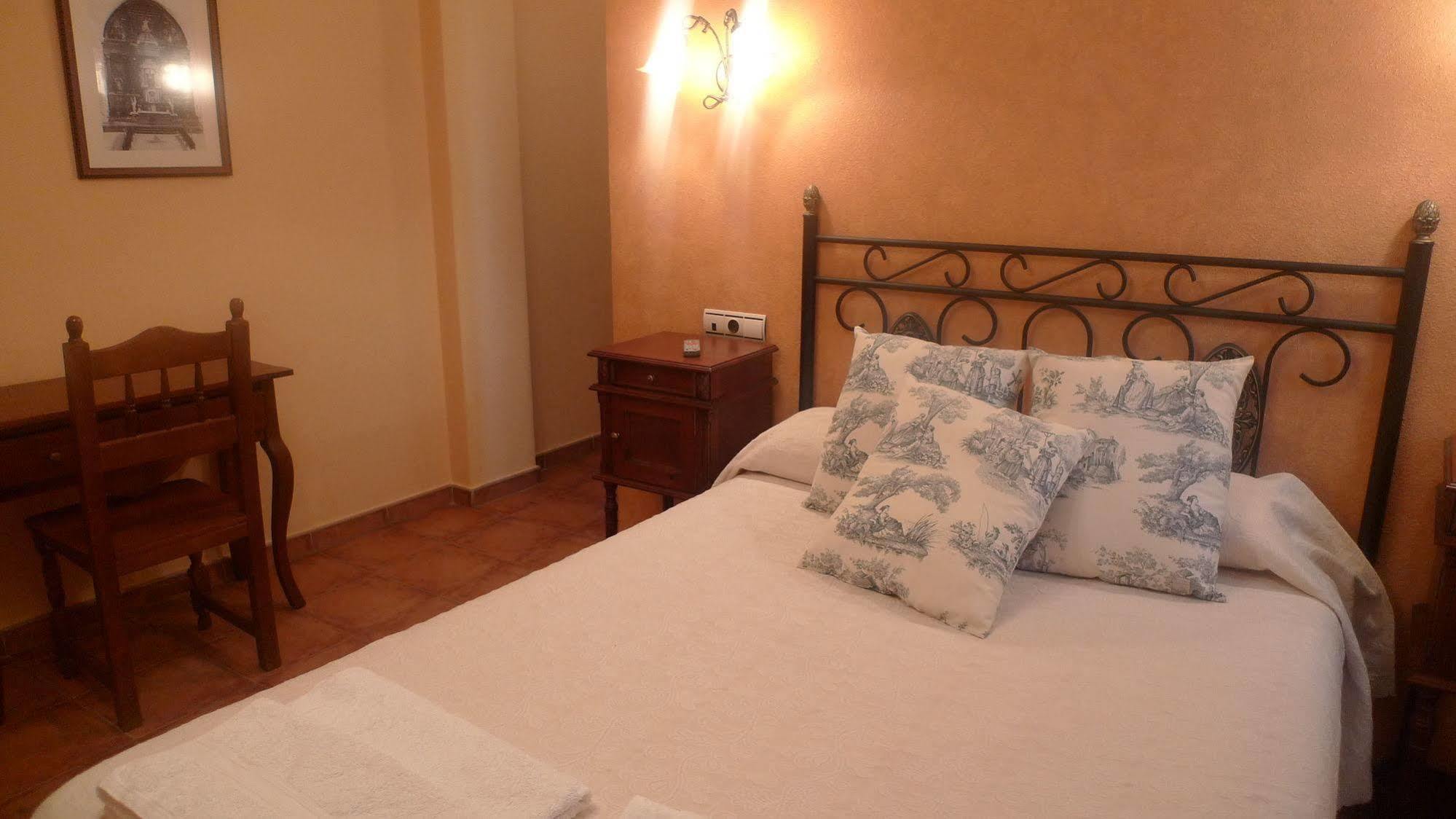Apartamentos Turisticos Villa Y Corte 암푸디아 외부 사진