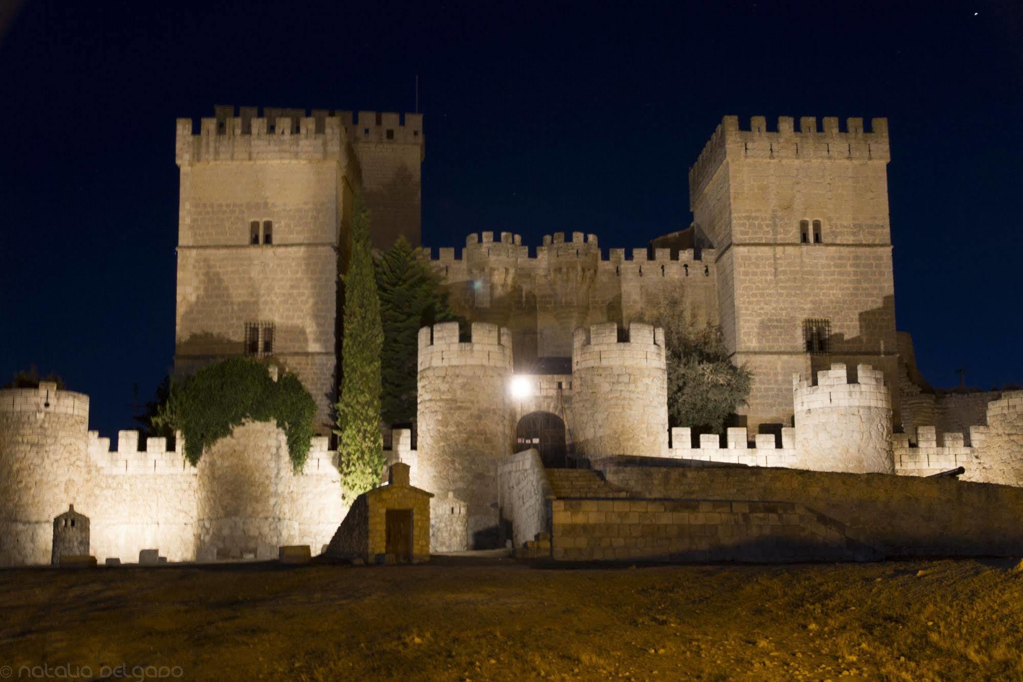 Apartamentos Turisticos Villa Y Corte 암푸디아 외부 사진