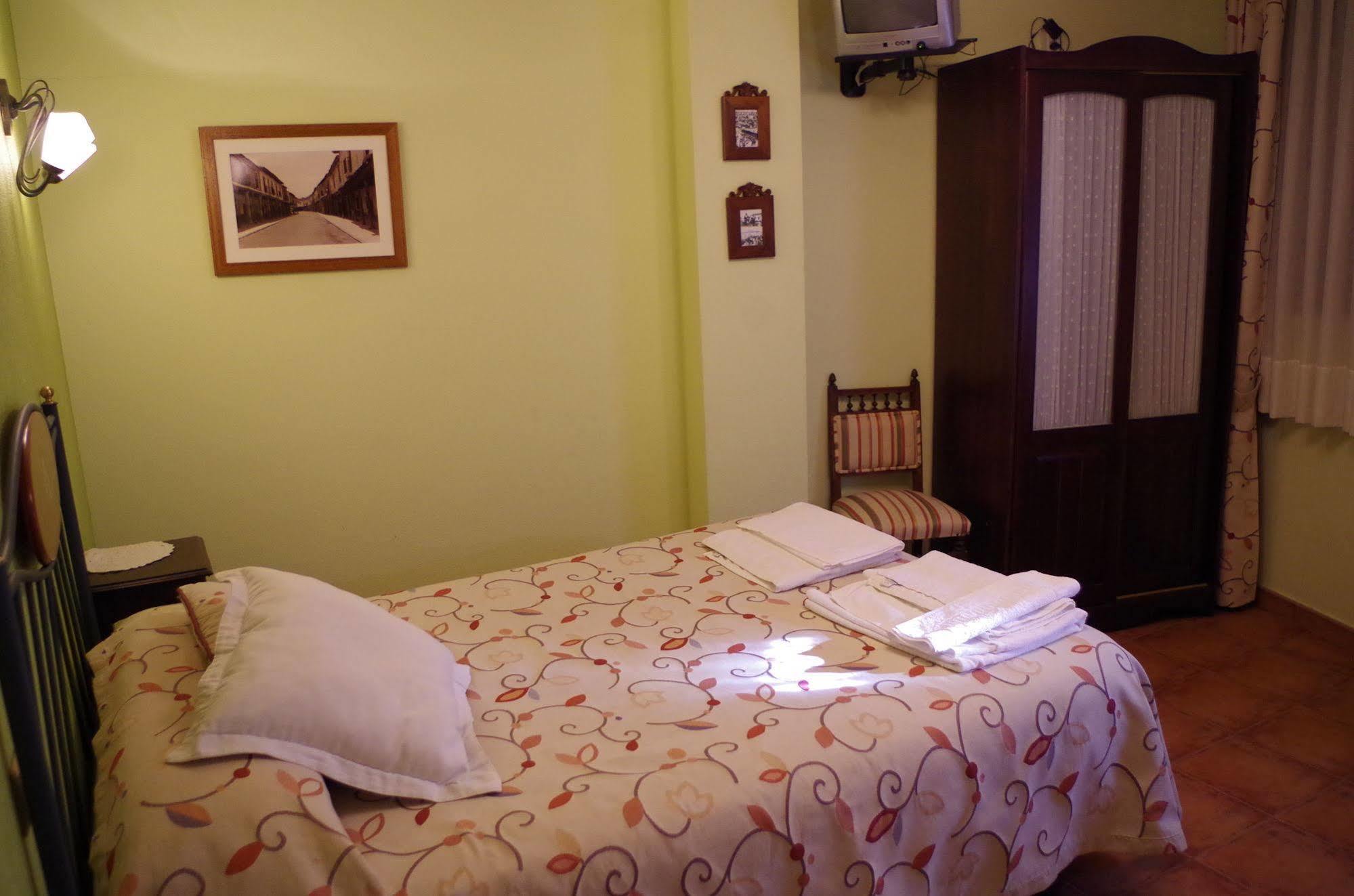 Apartamentos Turisticos Villa Y Corte 암푸디아 외부 사진
