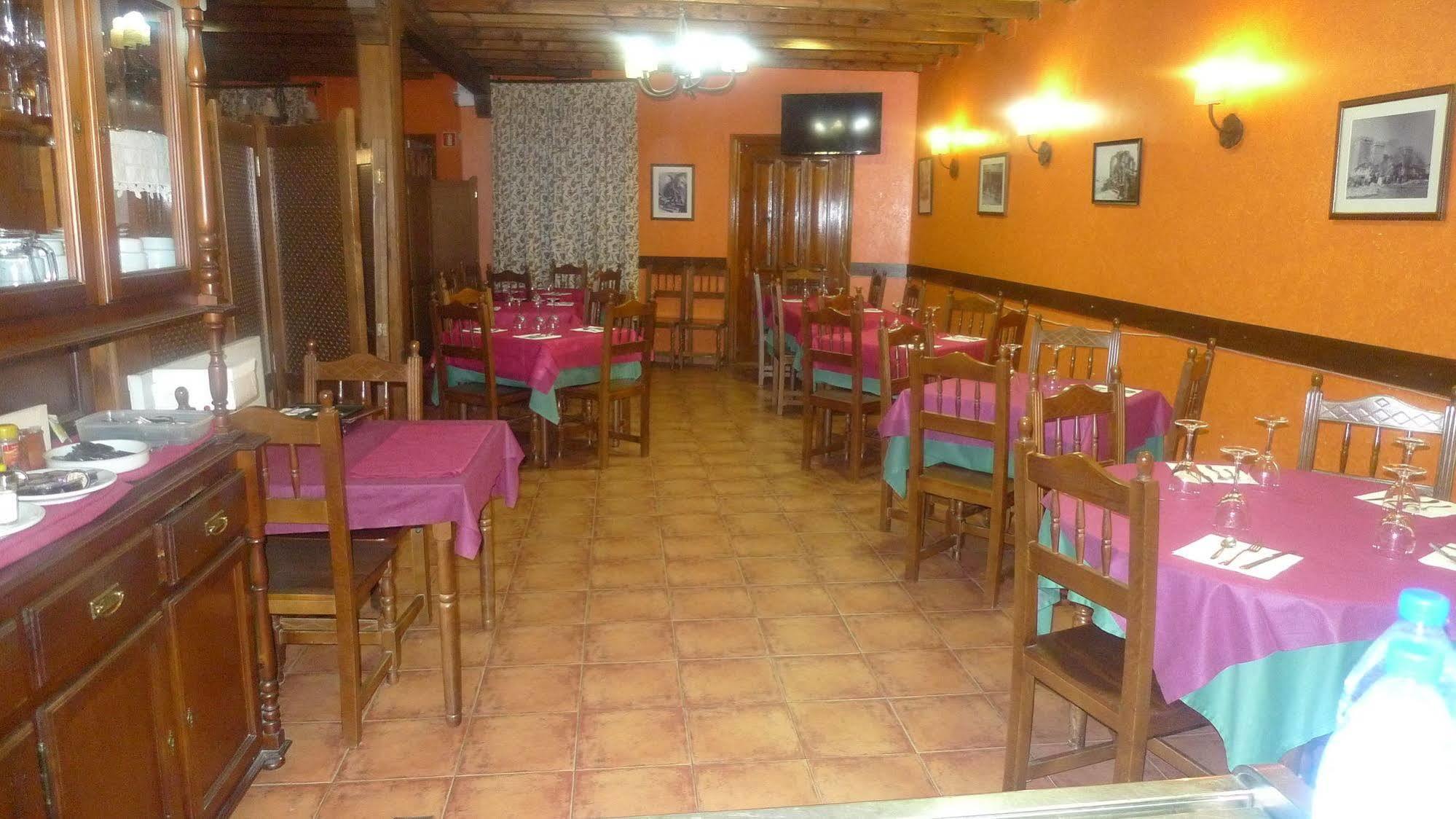 Apartamentos Turisticos Villa Y Corte 암푸디아 외부 사진