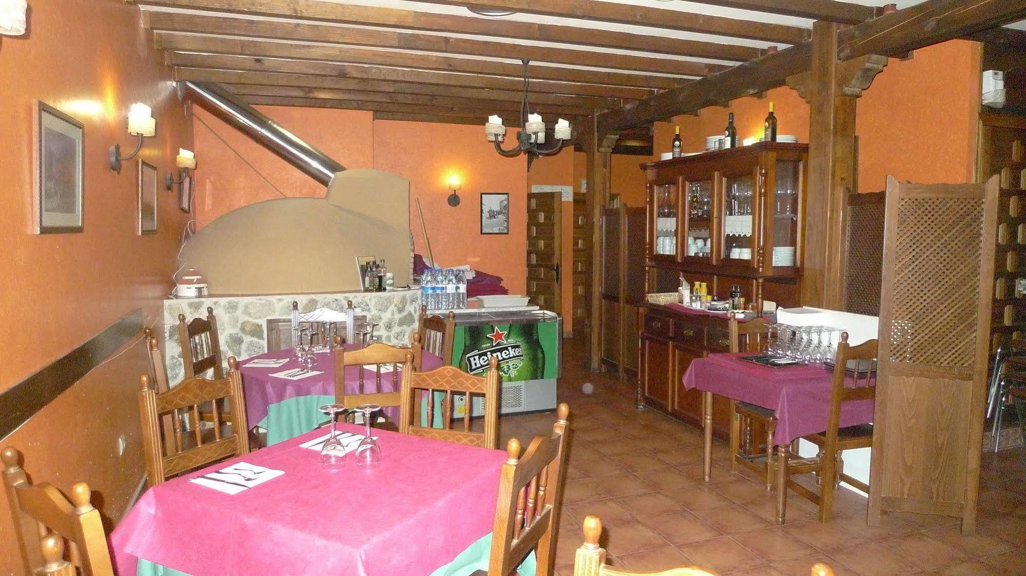 Apartamentos Turisticos Villa Y Corte 암푸디아 외부 사진